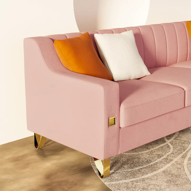 Canapé 3 places en velours rose avec pieds en métal doré et coussins moelleux