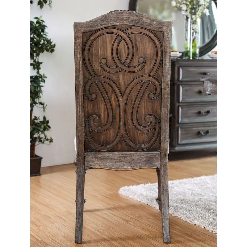 Chaise de salle à manger formelle à dossier haut en bois sculpté, tapissée ivoire, rustique naturelle