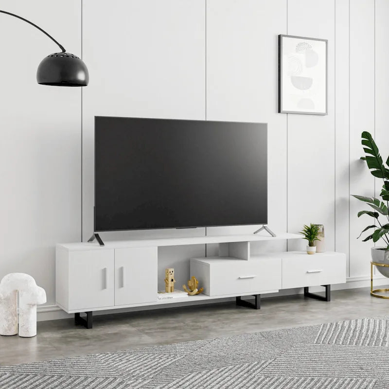 Meuble TV 55 pouces blanc avec étagères ouvertes, tiroirs, armoire et pieds en métal
