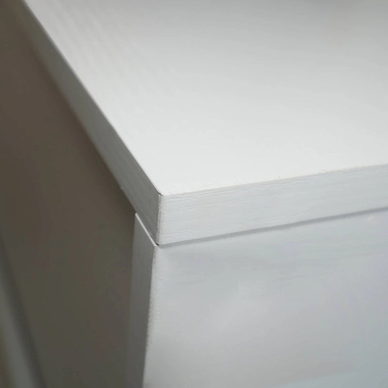 Meuble TV 55 pouces blanc avec étagères ouvertes, tiroirs, armoire et pieds en métal